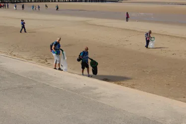 Blackpool beach clean